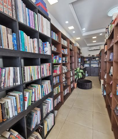 مكتبة ملتقى القراء - Sohar - +968 9207 2820