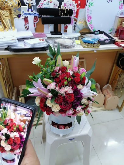 Lamsat Fajr Gift and Flower Shop - Oman|Ibra|الفليج