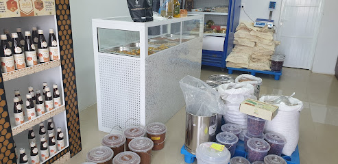 بيع التمور ومكسرات والتوابل - قصيبات الزعاب، - +968 9905 6638