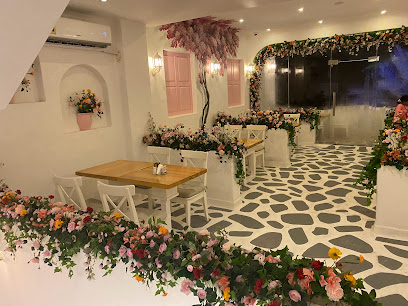 Lavender Rose - Al Azaybah North - +968 9699 6959