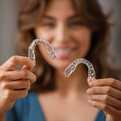 (عيادات الأسنان في مركز الحكيم الطبي ) Al Hakeem Dentist Salalah - Salalah - +968 7157 7713