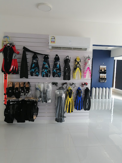 Aqua Shop & Dive Center - Oman|Muscat|Al Mauj St|J794+MV3