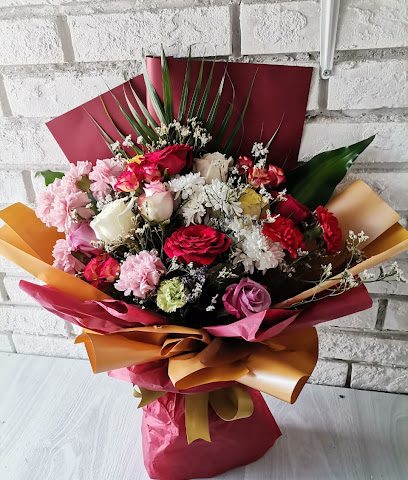 Lilac bouquet,باقة الليلك -  - +968 9829 0229