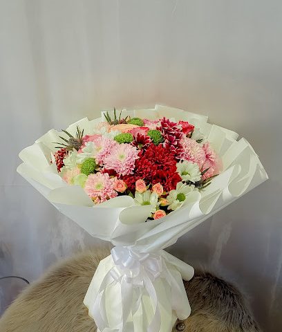 Red Roses Basket - Muscat - +968 9915 4973