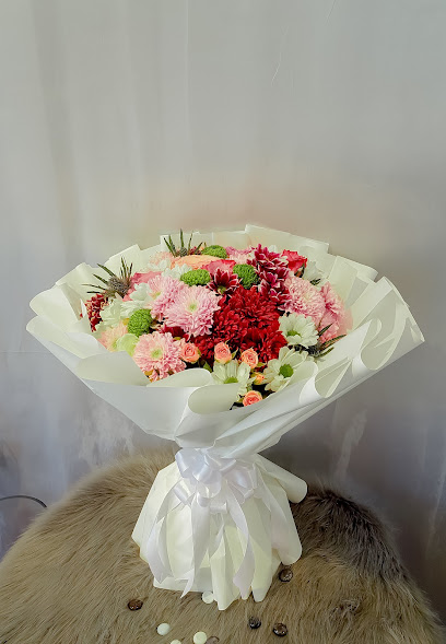 Red Roses Basket - Oman|Muscat|Al Maha St