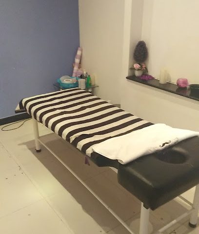 صالون الملوك حلاق للرجال - Al Buraimi - +968 9337 9620