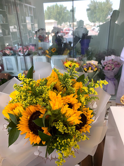 The Flower Warehouse مستودع الزهرة - Oman|Seeb|J682+597