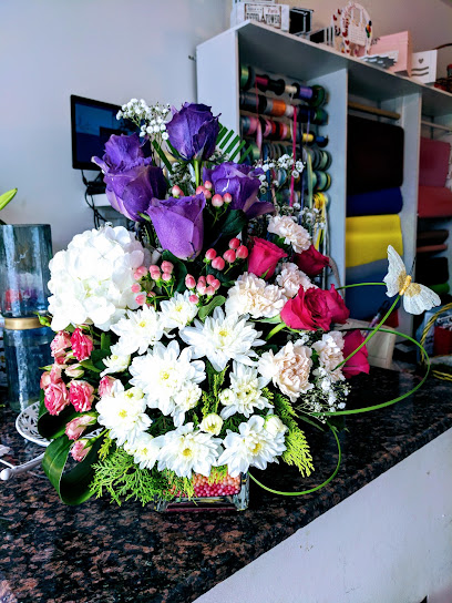 Lili Rose Flower Shop - Oman|Muscat|Al Azaiba Roundabout|H9VM+4XC