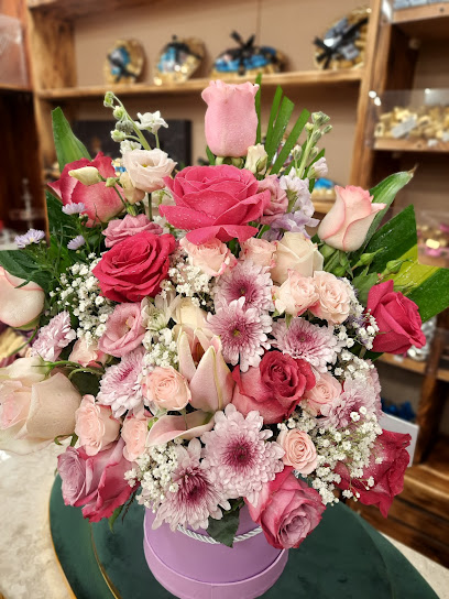 Magenta Flowers - Oman|Al Amarat|FF9G+JQG
