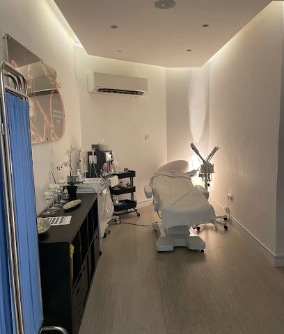 Derma Clinica عيادة ديرما الجلدية - Muscat - +968 22 579626
