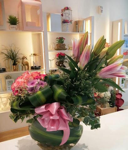 Box of Flowers Oman - Muscat - +968 9966 0034