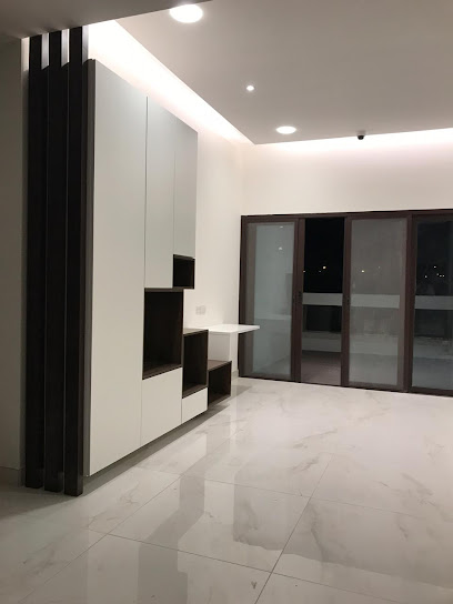 HINGES AND MORE - OMAN